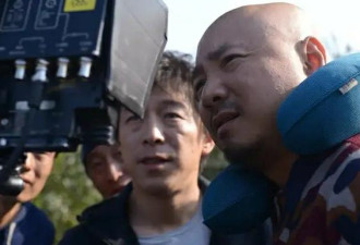 黄渤拍卖会上得罪大佬险遭封杀，结局干得漂亮