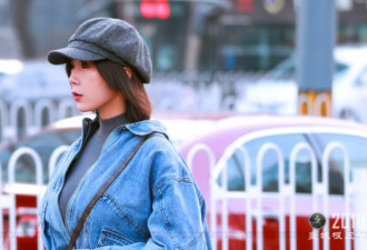 三里屯的美女们总是有曼妙的曲线，良好的身材