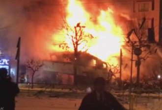 日本一餐馆发生严重爆炸 现场如被轰炸