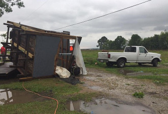 龙卷风掀翻房屋 路易斯安那州两人死亡