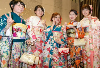 热帖：日本女人和服后“小枕头”的秘密