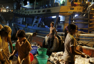 缅甸发生两船相撞事故 至少20人丧生