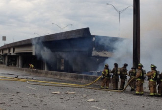 亚特兰大州际公路大火 立交桥被活活烧塌了