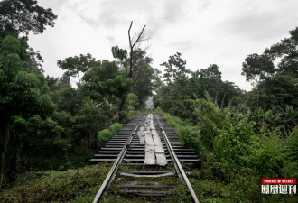 强奸、绑架、虐待和死亡: 中美洲人的偷渡之路