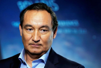 美联航3次失败公关 大公司CEO应如何正确道歉