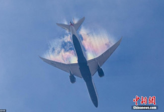 炫美多彩!英国摄影师拍到罕见“飞机彩虹”