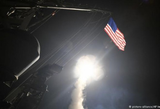 美国空袭叙利亚一由IS控制的化武库 上百人死亡
