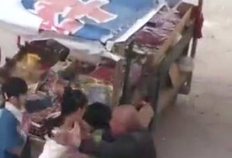 河南一七旬老人利用零食占女孩便宜被拘