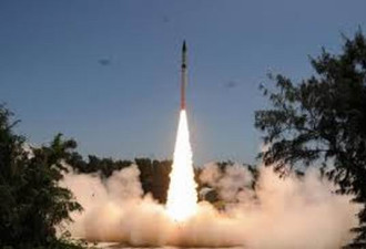 印度成功试射可携带核弹头的弹道导弹