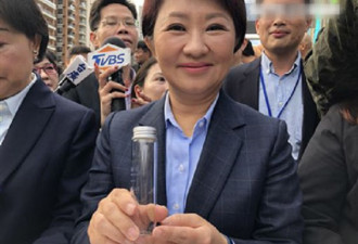 台中新市长就职送市民空气 被骂“皇帝的新装”
