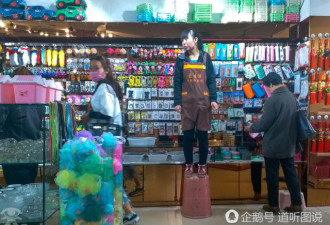 5元店因环卫工下跪火了，可惜买卖凉了