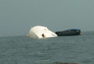 中国海警船撞渔船沉没 海警被渔民救起