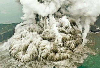 火山活动加剧或触发致命海浪 印尼提升警报层级