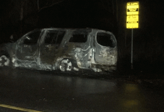士嘉堡汽车被烧 警方怀疑有人故意纵火烧车