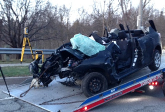 北约克致命车祸25岁女司机丧生男乘客命危