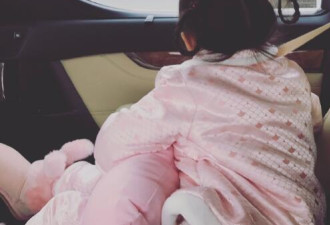 李小璐带女儿去机场，网友却因这件事气炸了