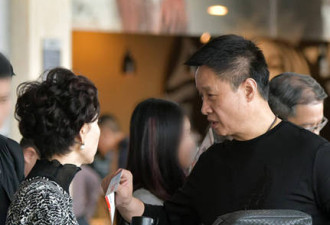 阎维文照顾癌症妻子近三十年 日常生活曝光…