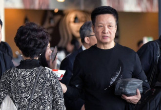 阎维文照顾癌症妻子近三十年 日常生活曝光…