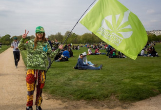 6000人聚集吸食大麻 英国警方却视而不见