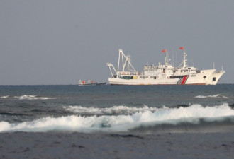 日本指控中国 疑违法捕鱼船载日本执法人员逃走
