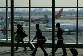 担心机票涨价 过半加拿大人反对机场私有化