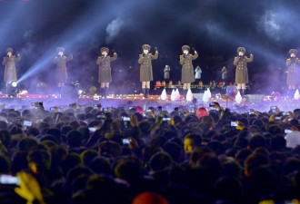 朝鲜首次直播烟火音乐会跨年 场面震撼
