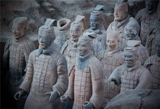 刚出土的兵马俑 颜色竟然这么妖艳