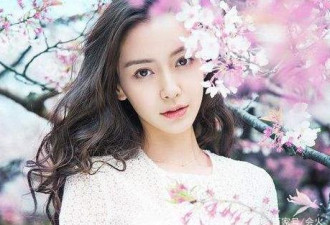 粉丝和保安打架 AB唱歌狂跑调: 跨年晚会不平静
