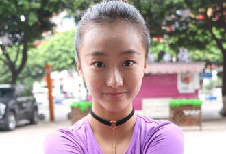 美女用意念高难度脱臼：脚可旋转180度