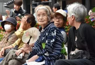 日本终于扛不住了1年就给永住签证全世界圈钱
