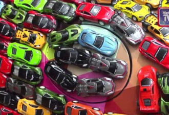 34岁金融天才将4600辆玩具车粘满捷豹车