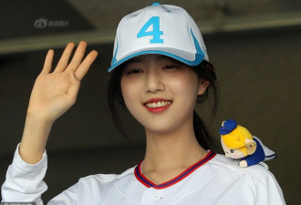 韩国总统候选人貌美女儿 人气爆棚如出水芙蓉