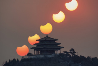 北京紫禁城上空惊现：天狗吃月亮的奇观