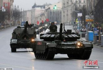 俄罗斯举行胜利日阅兵彩排 坦克穿越红场