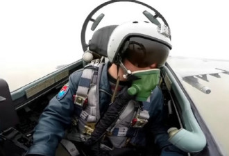 中国战机东海防识区警告外机 飞行员用英语喊话