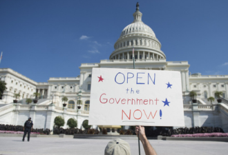 民调显示多数美国人认为政府关门令美国难堪