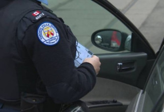 多伦多警察将&quot;无处不在&quot; 狠抓乱停车和分心驾驶