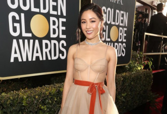 华裔女星内衣外穿亮相金球奖红毯 首度获提名