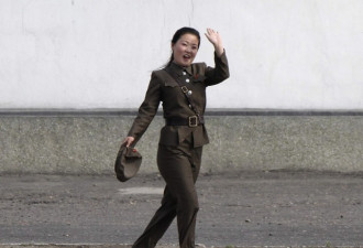 披露:朝鲜女兵与中国边境男子的混乱生活