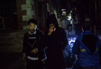 招嫖卡片的江湖:为抢地盘抓小姐 保安提成