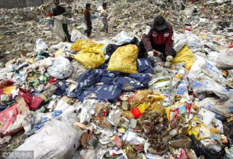 珠峰快成世界最高垃圾山：百具尸体 12吨排泄物