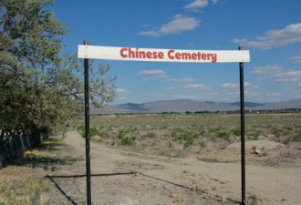 美国7旬“中国迷”为逝去华人守墓十年如一日