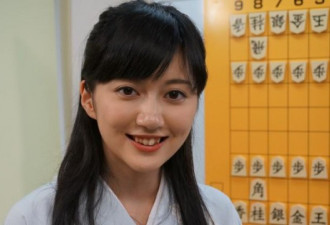 日本女棋手15岁出道被笑太丑 9年后变超级女神