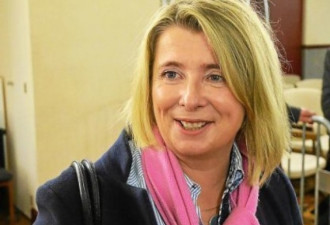 法国女议员为马克宏站台昏倒不治
