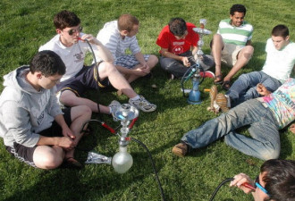 加拿大中学生吸大麻人数超过吸烟人数