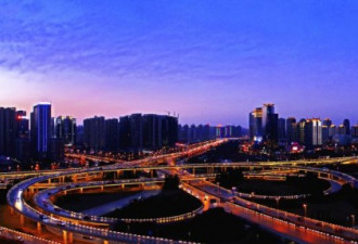GDP破万亿 这座省会激动官宣：请叫我特大城市