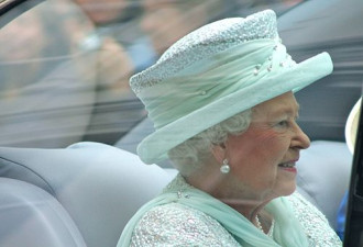 菲利普亲王出车祸 英女王又被发现未系安全带