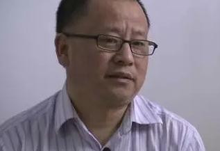 村官私吞1.5亿出逃美国 被抓后村民放炮庆祝