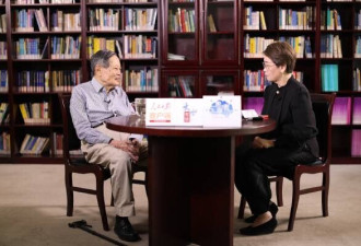 95岁杨振宁玩直播：美国教育绝对不比中国好