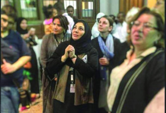 沙特开放女性导游执照发放 首批申请者已150人